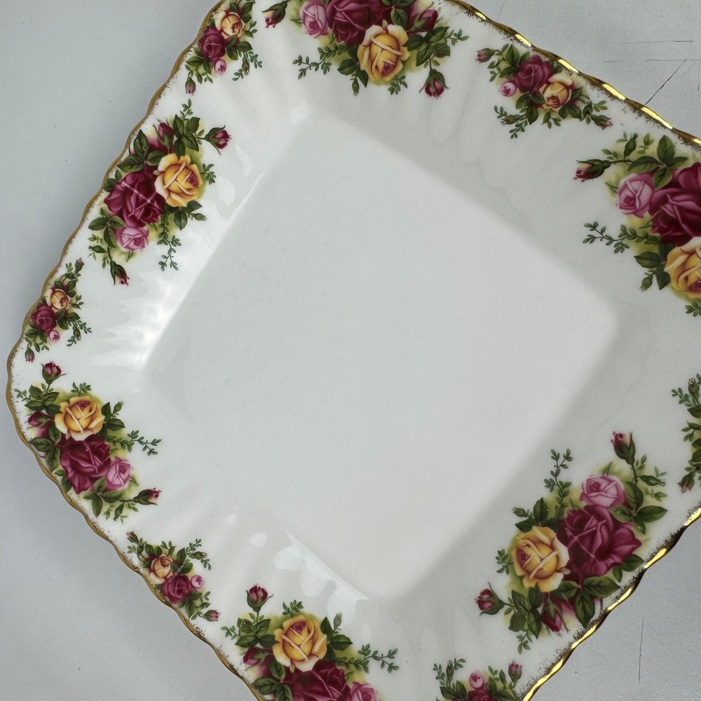Royal Albert Old Country Roses Square Salad Dessert Plate Bone China Gold Trim - Picture 12 of 12